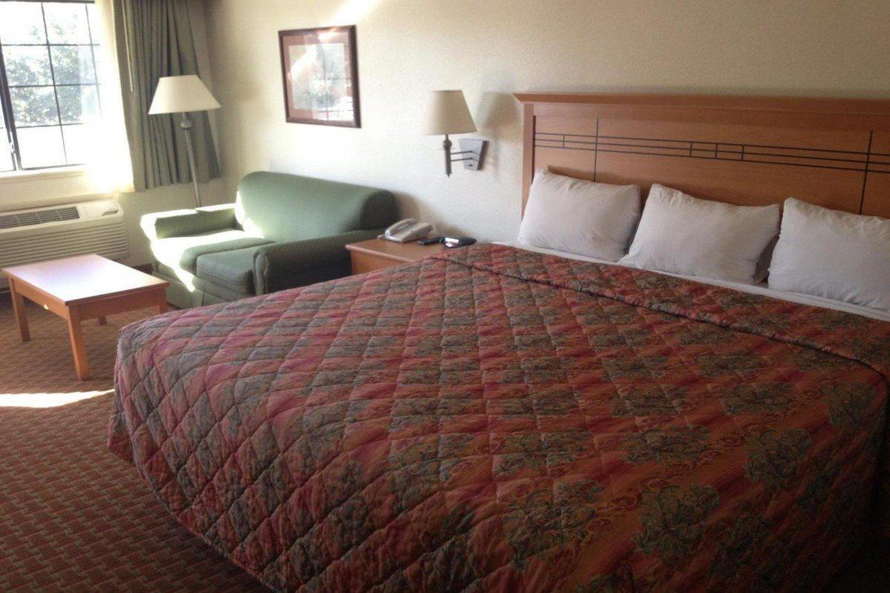 Americas Best Value Inn And Suites Desoto Buitenkant foto