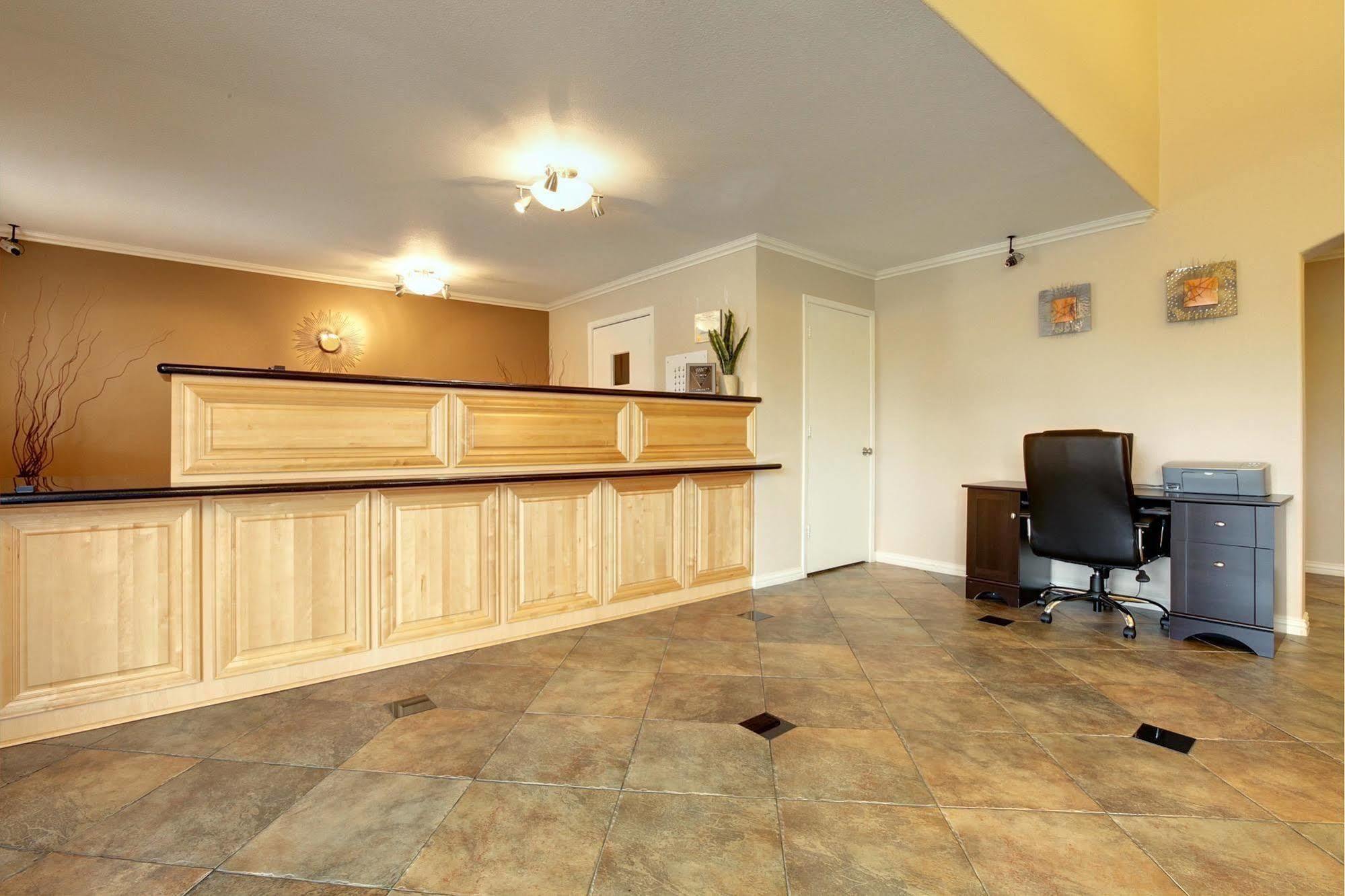 Americas Best Value Inn And Suites Desoto Buitenkant foto