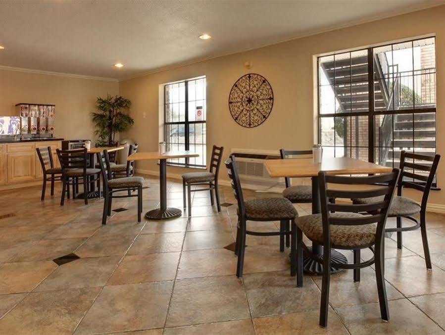 Americas Best Value Inn And Suites Desoto Buitenkant foto