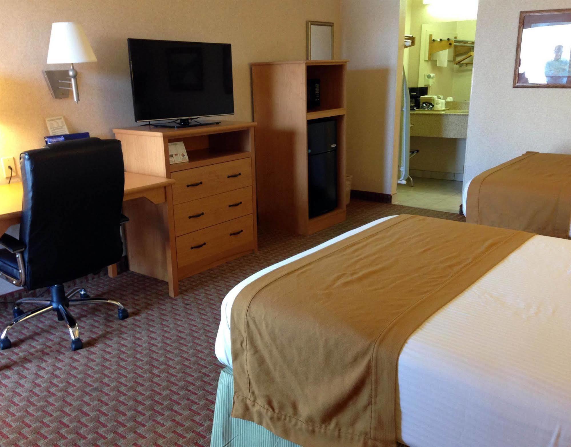 Americas Best Value Inn And Suites Desoto Buitenkant foto