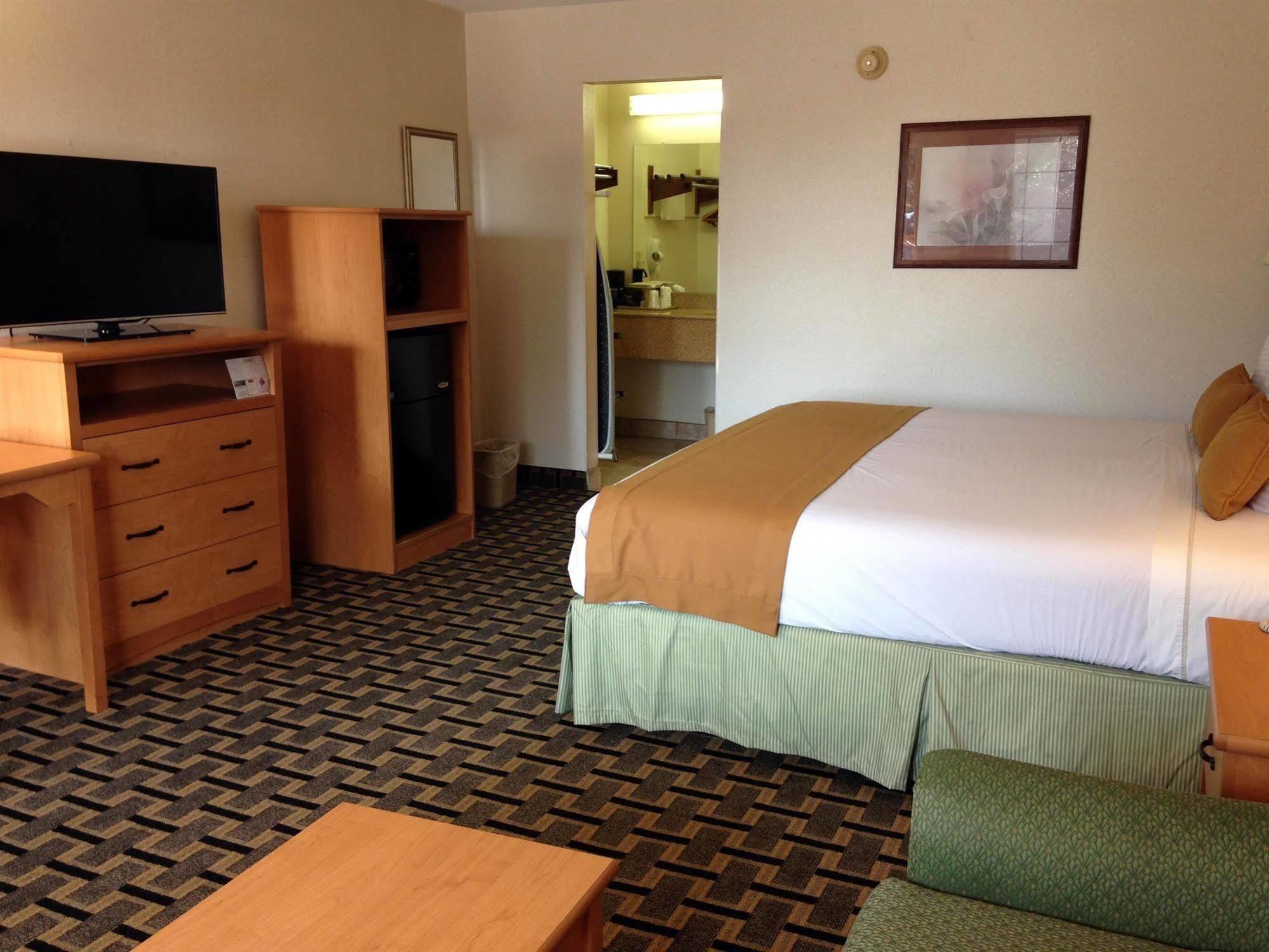 Americas Best Value Inn And Suites Desoto Buitenkant foto