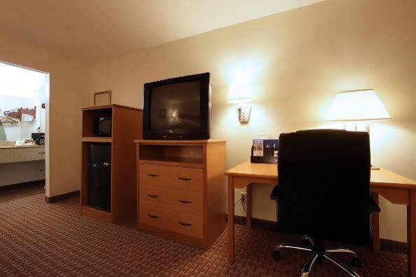Americas Best Value Inn And Suites Desoto Buitenkant foto
