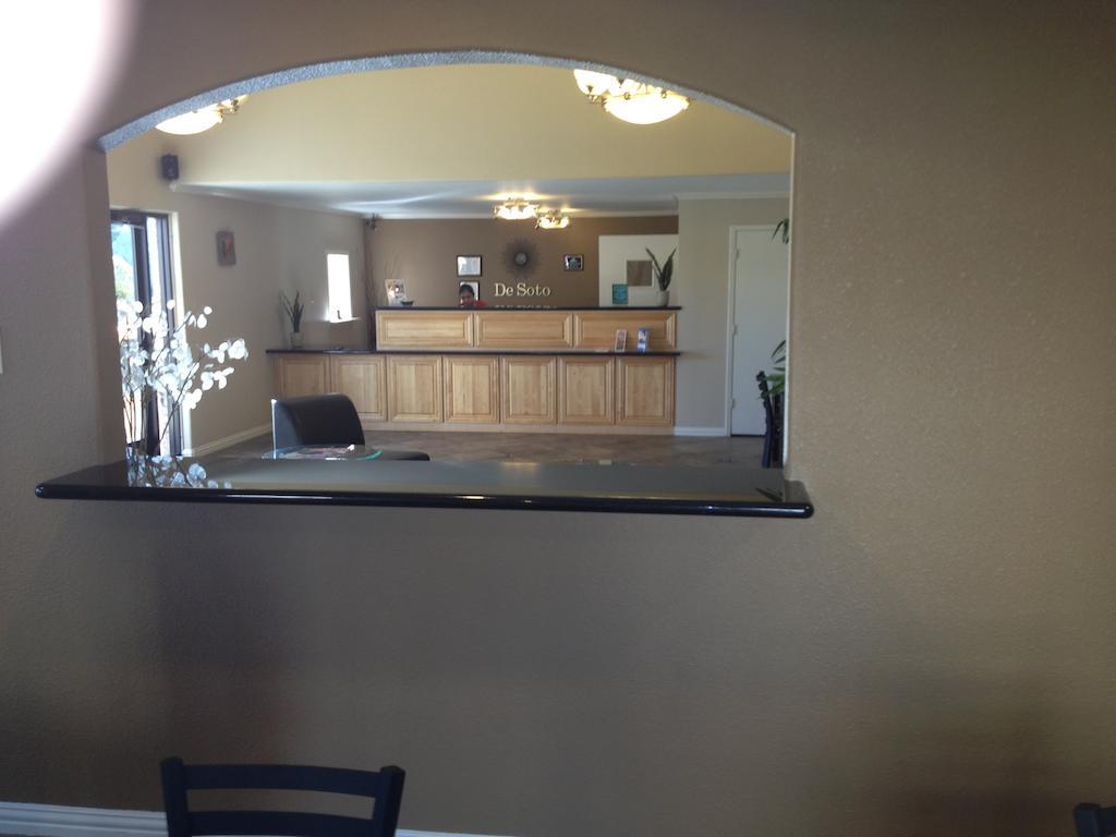 Americas Best Value Inn And Suites Desoto Buitenkant foto